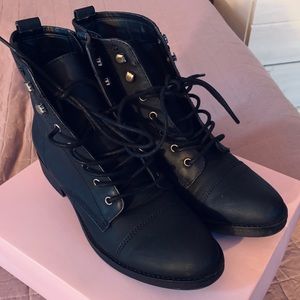 Steve Madden combat boot  Size 8.5